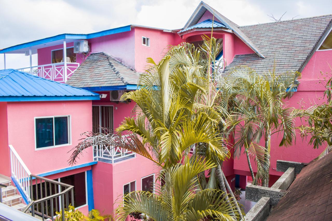 Hotel El Encanto Fresh Water Bay Bagian luar foto