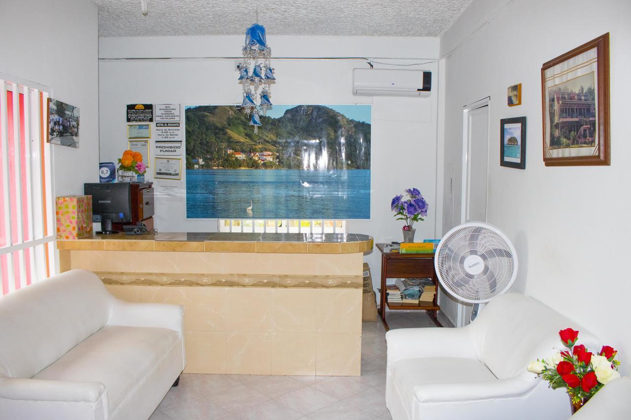 Hotel El Encanto Fresh Water Bay Bagian luar foto