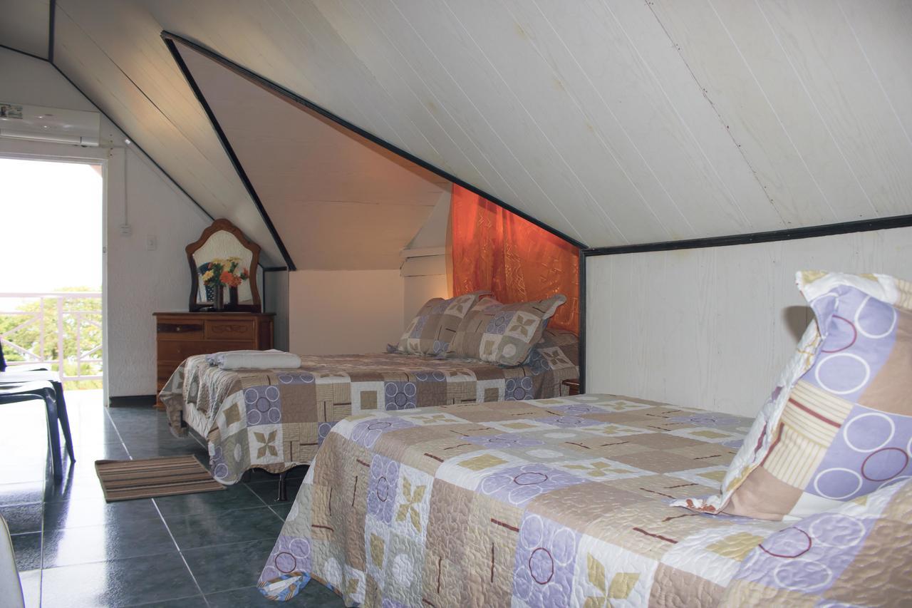 Hotel El Encanto Fresh Water Bay Bagian luar foto