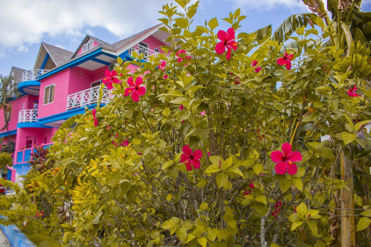 Hotel El Encanto Fresh Water Bay Bagian luar foto