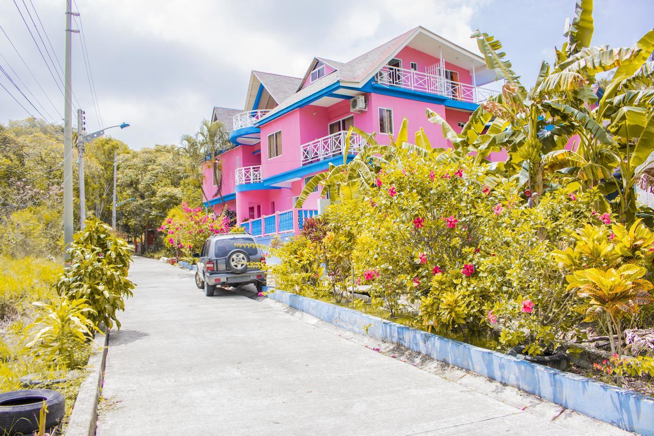 Hotel El Encanto Fresh Water Bay Bagian luar foto