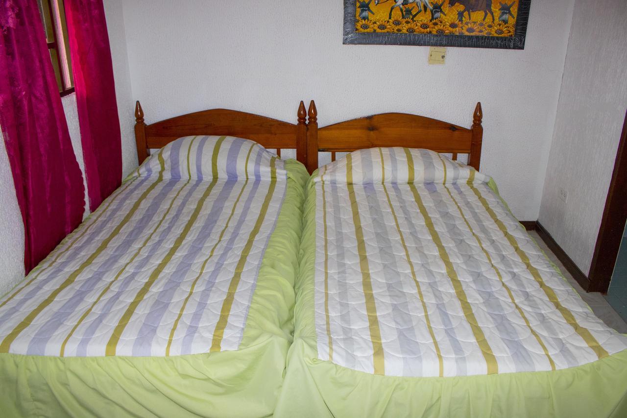 Hotel El Encanto Fresh Water Bay Bagian luar foto