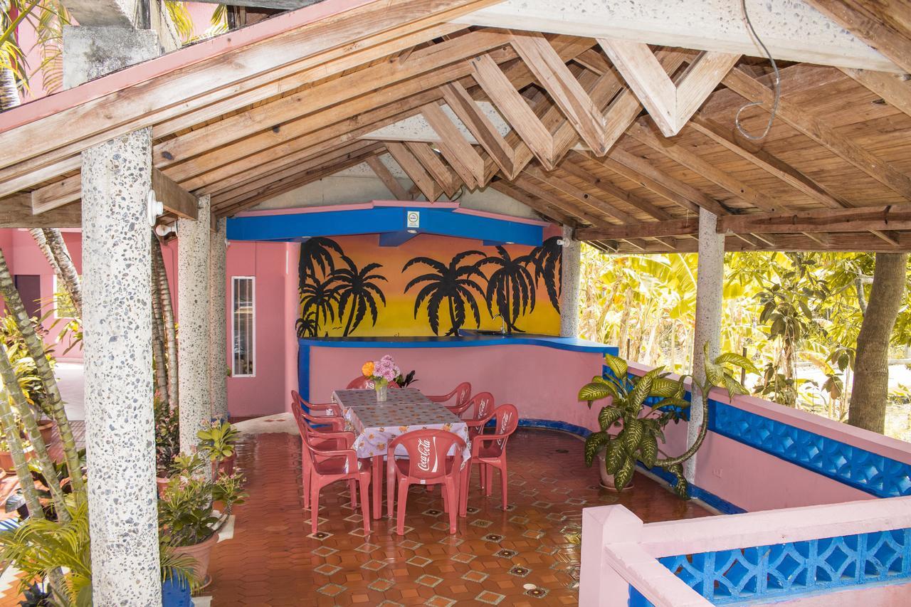 Hotel El Encanto Fresh Water Bay Bagian luar foto